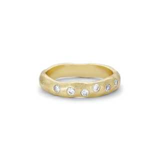 Lyra ring