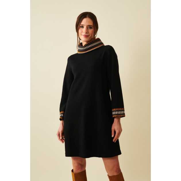 Theshia dress black