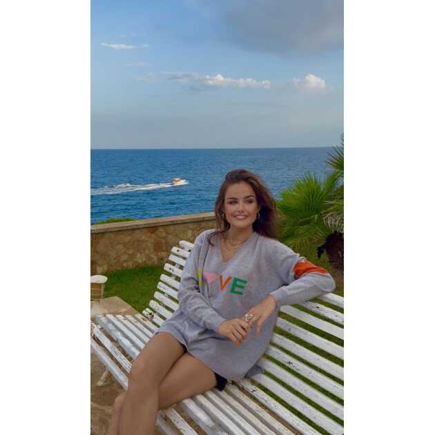 L-12 Cashmere Grey V-Neck